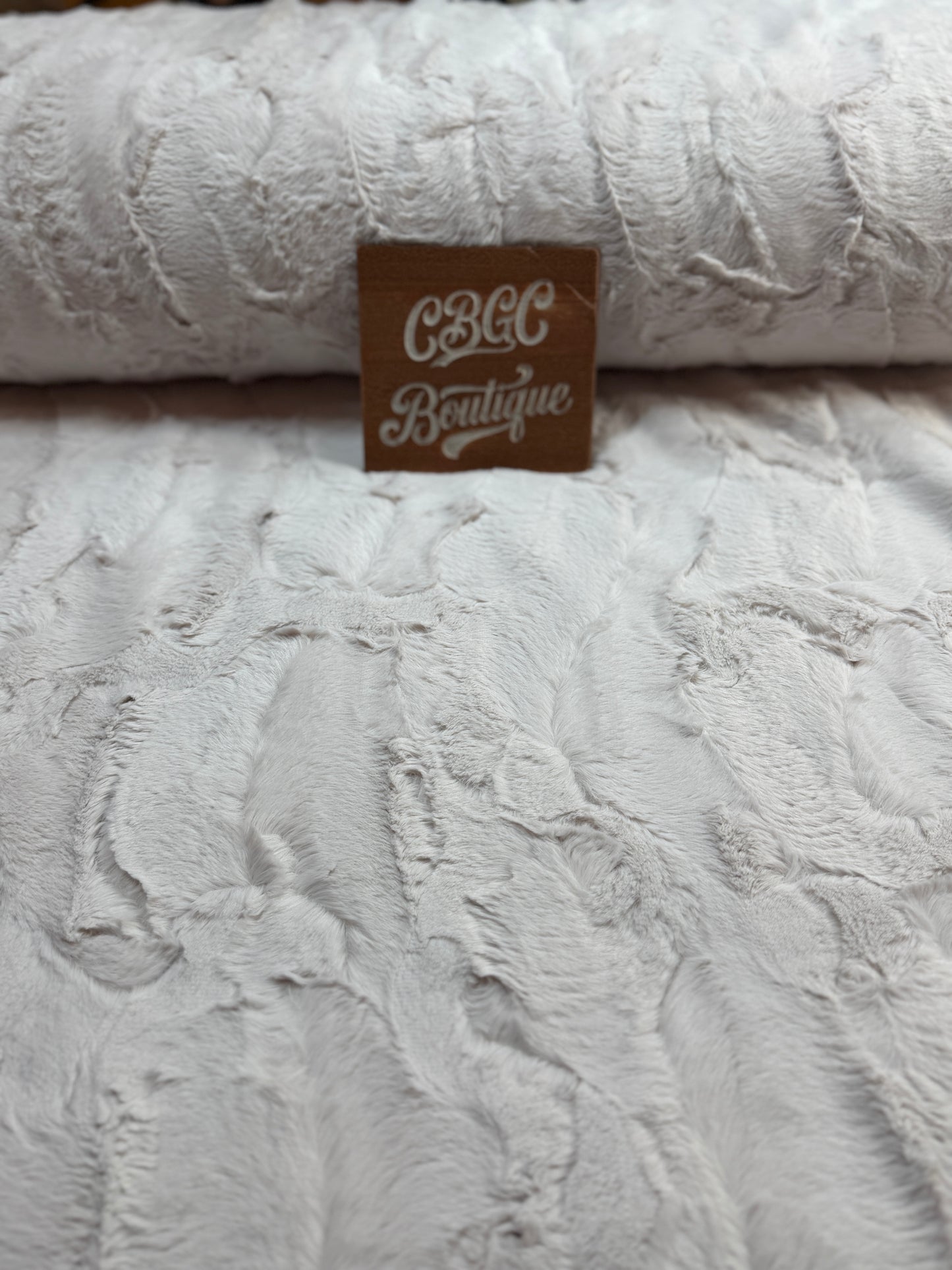 Luxe Cuddle® Hide Pearl