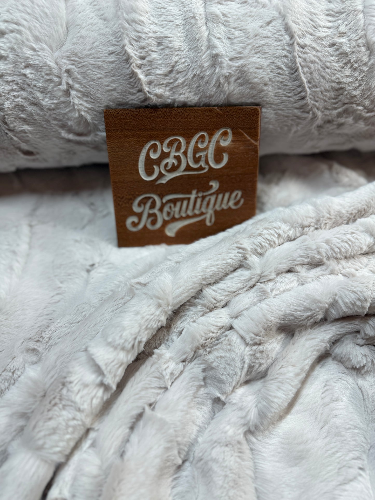 Luxe Cuddle® Hide Pearl