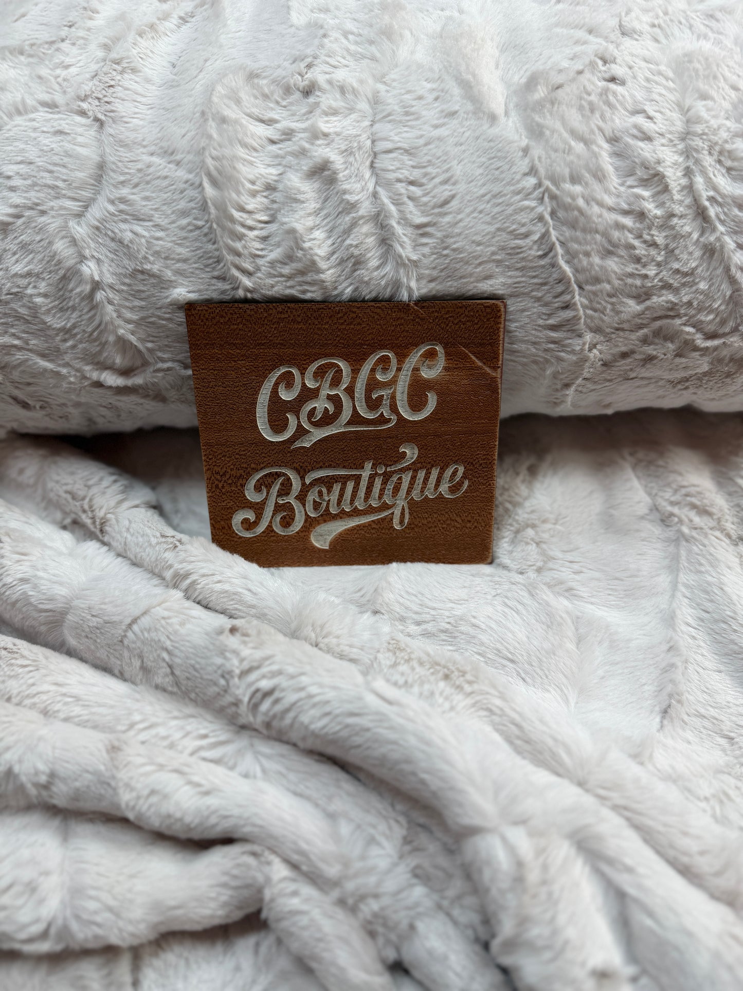 Luxe Cuddle® Hide Pearl